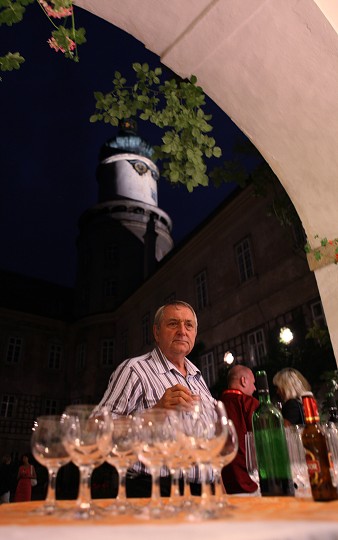 img00117.jpg